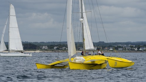 073