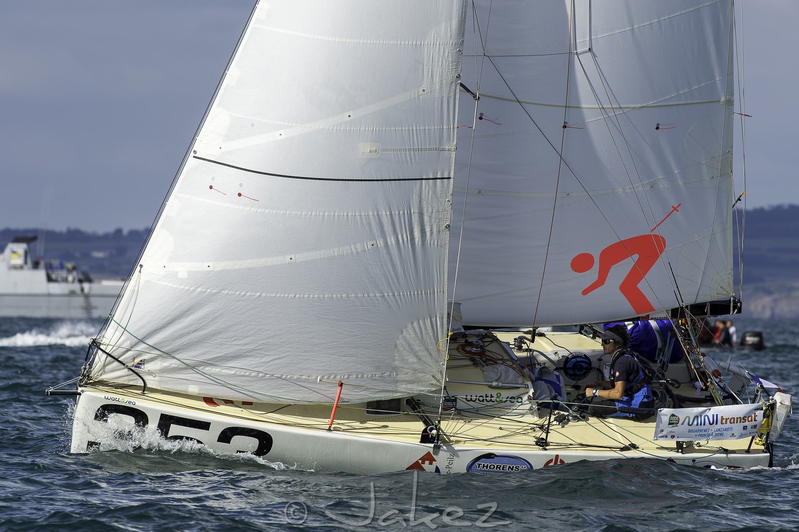 112-minitransat-2015-depart-.jpg