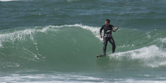 050-Kite Surf