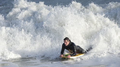 072-Surf