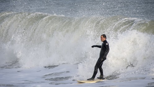 064-Surf