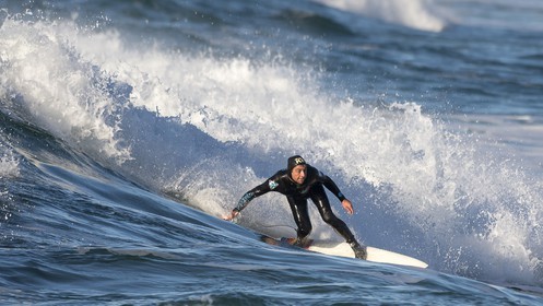 044-Surf