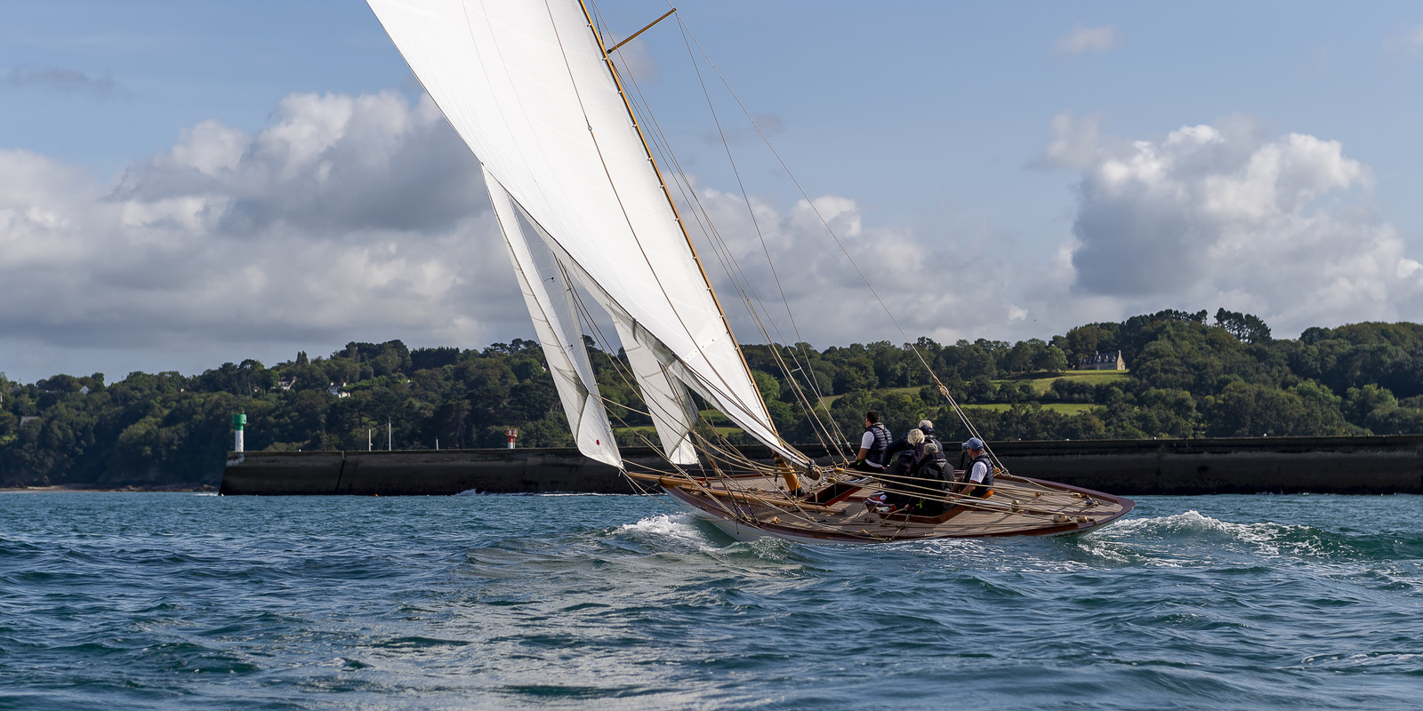 La Hoalen Brest-Douarnenez Classic Finistere est une régate de voiliers classiques magnififiques.