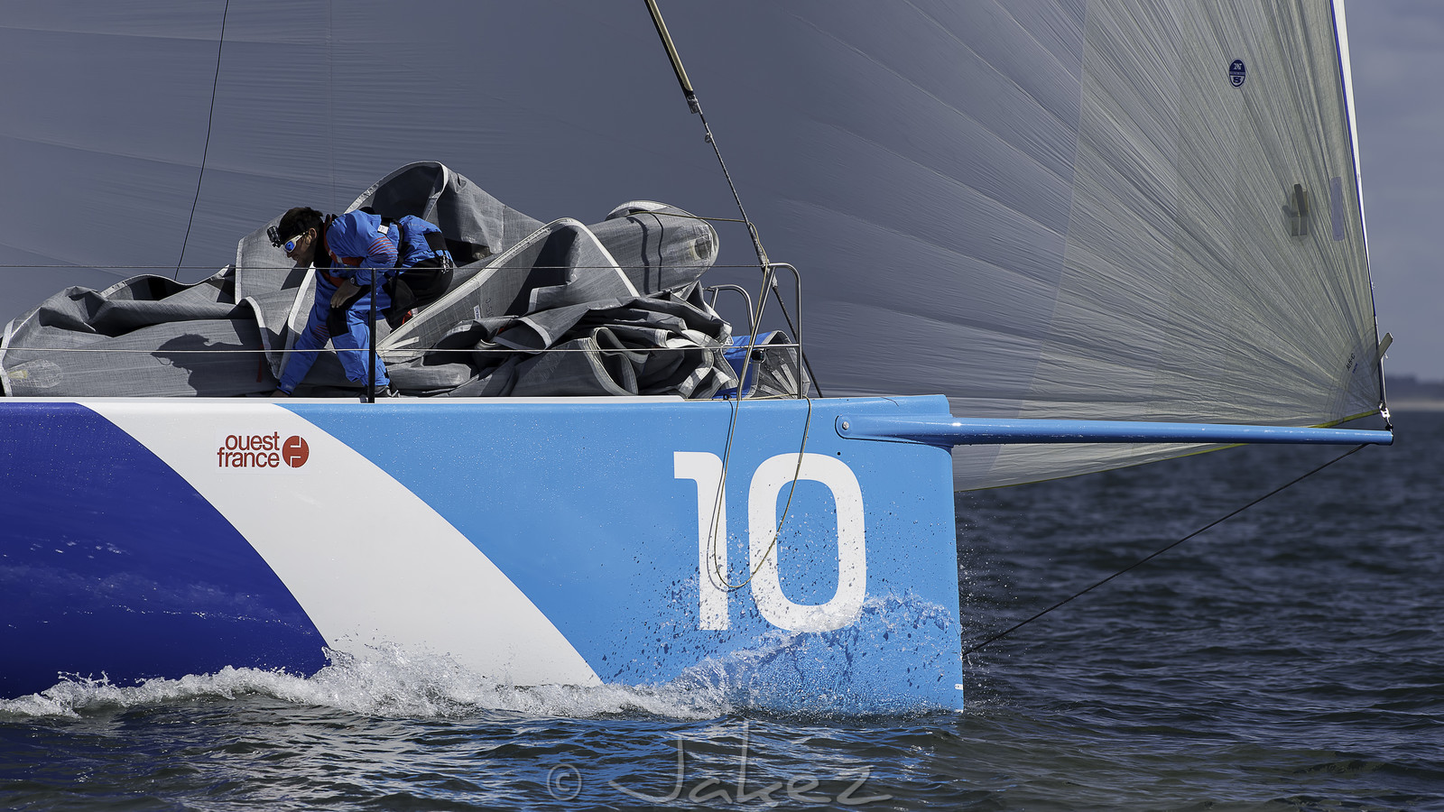 049-irc.jpg